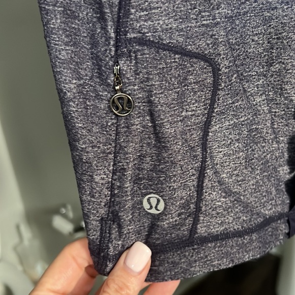 Lululemon tank - Picture 3 of 4